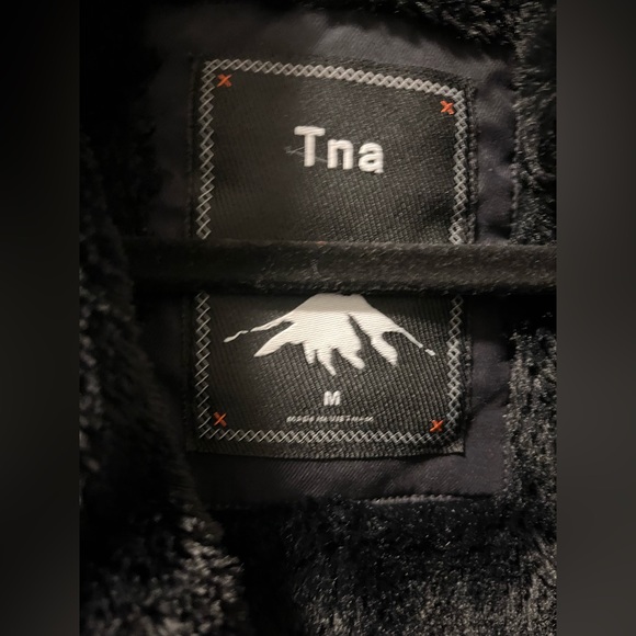 AritziaTNA  avoriaz parka black size medium (winter jacket) - Picture 2 of 4